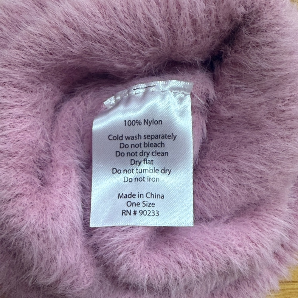 🌸3/$15 NWT PacSun Fuzzy Beanie - Picture 3 of 3